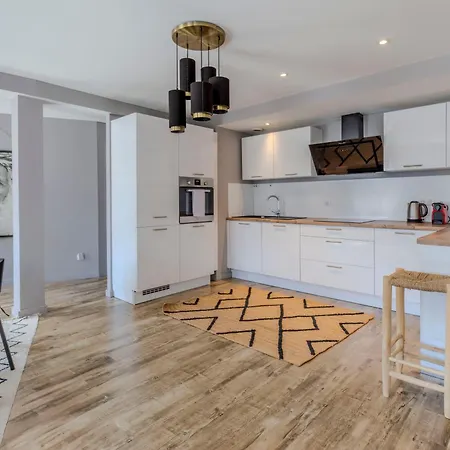 Travel Homes - Citystar - Espace Et Confort En Plein Centre, Sur-equipe