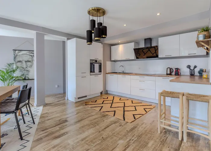 Travel Homes - Citystar - Espace Et Confort En Plein Centre, Sur-equipe